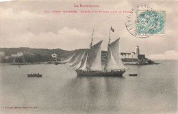 FRANCE - Port Vendres - Entrée D'un Voilier Dans Le Port - Carte Postale Ancienne - Port Vendres