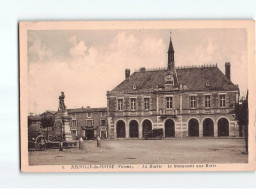 NEUVILLE EN POITOU : La Mairie, Le Monument Aux Morts - état - Neuville En Poitou