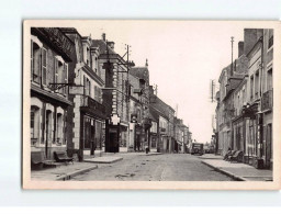 LE MESLE SUR SARTHE : La Grande Rue - Très Bon état - Le Mêle-sur-Sarthe