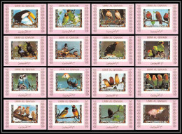0056/ Umm Al Qiwain Deluxe Blocs ** MNH Michel N° 1402 / 1417 Parrots And Finches Oiseaux (birds) Tirage Rose Imperf - Perroquets & Tropicaux