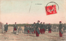 MILITARIA - Au Régiment - Soldats - Fantaisie - Carte Postale Ancienne - Regiments