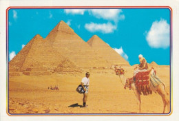 1 AK Ägypten / Egypt * Die Pyramiden In Gizeh - Seit 1979 UNESCO Weltkulturerbe * - Guiza