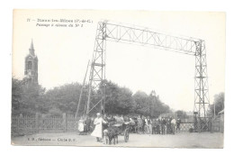 CPA 62 - NOEUX LES MINES - PASSAGE A NIVEAU N° 1 (ATTELAGE CHIENS) - Noeux Les Mines