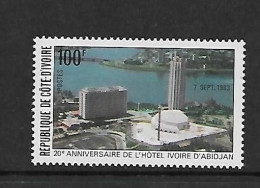 COTE D'IVOIRE 1983  HOTEL IVOIRE  YVERT N°670 NEUF MNH** - Hotels, Restaurants & Cafés