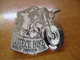 Pin's Lot 005 --  Moto Harley Davidson Club Lutece Bike  --- Dernier Vendu 05 / 2012 !!!! - Moto