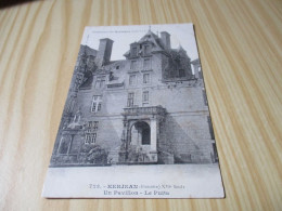 CPA Château De Kerjean (29).Un Pavillon - Le Puits. - Saint-Vougay
