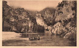 FRANCE - Gorges Du Tarn - Castelbouc (Lozère)- Le Tarn Au Pied Du Village Et Du Vieux Château - Carte Postale Ancienne - Andere & Zonder Classificatie