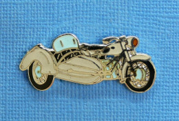 1 PIN'S /  ** MOTO SIDE-CAR STOYE ET STEIB ZSEFT-ZUNDAPP / 1960 ** . (Démons & Merveilles) - Motorräder