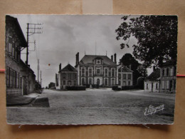 CP. 5325. Cheroy, L'Hôtel De Ville. Oblitération Pointillée Hexagonale - Cheroy