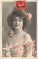 FANTAISIES - Femmes -  Seule - Carte Postale Ancienne - Femmes