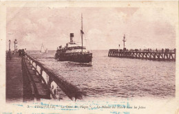 FRANCE - Trouville - La Reine Des Plages - Le Bateau Du Havre Dans Les Jetées - Carte Postale Ancienne - Trouville