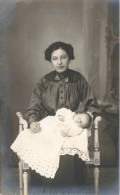 PHOTOGRAPHIE - Femme - Bébés - Robes - Carte Postale Ancienne - Photographie