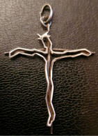 Médaille Religieuse Contemporaine Argent 800 En Forme De Croix "Crucifix" Religious Medal - Religion & Esotérisme