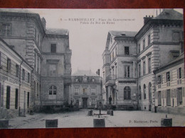78 - RAMBOUILLET - Place Du Gouvernement - Palais Du Roi De Rome. - Rambouillet