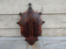 Ancien Bénitier Socle Crucifix Marqueterie Bois De Loupe - Religiöse Kunst