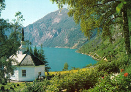 1 AK Norwegen / Norway * Die Kirche Von Geiranger - Sie Hat Einen Achteckigem Grundriss - Die Kirche Wurde 1842 Erbaut * - Norvège