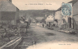 89 - L'ISLE SUR-SEREIN - Une Rue Animée - L'Isle Sur Serein