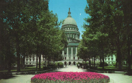 MADISON, WISCONSIN, CAPITOL, ARCHITECTURE, PARK, UNITED STATES, POSTCARD - Madison