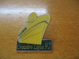 Pin's Lot 005  --  Croisiere Ligue 92 --  Dernier Vendu 08 / 2014 - Boats