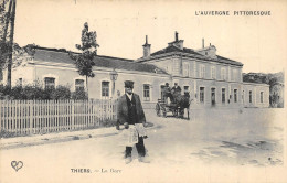 CPA  63 THIERS LA GARE       ATTELAGE - Thiers