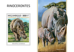 MOZAMBIQUE 2018 MNH  Rhinos  Michel Code:  9865 / Bl.1413. Yvert&Tellier Code: 1362 - Mozambique