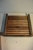 C34 Ancien Outil Pour Rucher Abeilles En Bois - Strumenti Antichi