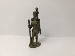 Kinder : Soldaten 18 - 19 Jahrhundert 1979 - Grenadier - Italien  1810 - Messing - Ohne Kennung - Maxi Figuren 50 Mm - 5 - Figurines En Métal