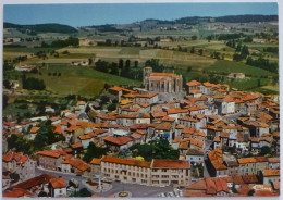 SAINT SYMPHORIEN SUR COISE (69/Rhône) - Vue Du Village, Place Au Premier Plan - Eglise Et Colline En Arrière Plan - Saint-Symphorien-sur-Coise