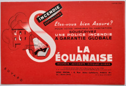 ASSURANCES SEQUANAISE - Incendie Immeuble / Homme Fumant Pipe Assis Dans Fauteuil - Buvard Publicitaire De 1954 - Bank En Verzekering
