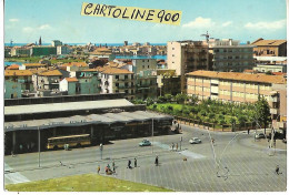 Veneto-venezia-sottomarina Frazione Di Chioggia Piazza Europa Veduta Stazione Autolinee Auto Corriera In Sosta Anni 60 - Autres & Non Classés