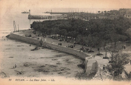 FRANCE - Royan - Vue Sur Les Deux Jetées - LL - Animé - Carte Postale Ancienne - Royan