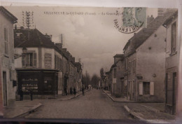 VILLENEUVE-LA-GUYARD 89 - LA GRANDE RUE ANIMEE, CIRCULEE - Villeneuve-la-Guyard