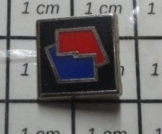 818A Pin's Pins / Rare & Belle Qualité !!!  CARBURANTS / Mini Pin's LOGO ELF ANNEES 90 - Carburanti