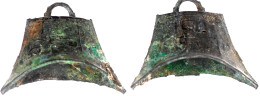 Bronze-Glockengeld, Wohl Chunqiu-Periode Ca. 770/446 V.Chr. 43 X 21 X 22 Mm. Sehr Schön, Fundbelag Exemplar Der 60. Teut - China