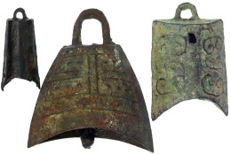 3 X Bronze-Glockengeld, Wohl Chunqiu-Periode Ca. 770/446 V. Chr. Hohe Form Mit Ornamenten, Höhe 58 Mm; Große, Geschwunge - China