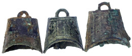 3 X Bronze-Glockengeld, Wohl Chunqiu-Periode Ca. 770/446 V. Chr. Form Mit Ornamentierung. Breite 36, 38 Und 41 Mm. Sehr  - Chine