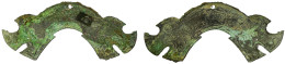 Bronze-Klangplattengeld Der Chunqiu-Periode Ca. 770/476 V.Chr. 112 Mm. Drachenkopfenden Mit "Nashorn"-Nasen, Oben Lochun - Chine