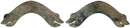 Bronze-Klangplattengeld Der Chunqiu-Periode Ca. 770/476 V.Chr. 105 Mm. Mit Drachenkopfenden Und Rautendesign, Ohne Lochu - Chine
