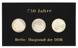 Themensatz 750 Jahre Berlin: 5 Mark 1987 Br. Tor, Alexanderpl., Rotes Rathaus, Nikolaiviertel. Hartplastik Mit Schwarzem - Otros & Sin Clasificación