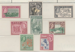 588 Fiji  1961 - Definitiva Elisabetta II, N. 155/67. Cat. € 120,00. MNH - Fidschi-Inseln (...-1970)