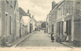 ETRECHY - Rue Du Gord., Café Des Arts Et Métiers. - Etrechy