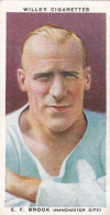7 E Brook Manchester City  - Wills Cigarette Card - Association Footballers, 1935 - Original Card - Sport - Wills