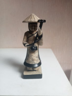 Statuette Asiatique Du XIXème, En Pierre  Hauteur 17 Cm - Art Asiatique