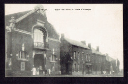 CPA 59 - LOUVROIL - SALLES DES FETES ET ROUTE D'AVESNES - PLI EN HAUT A DROITE - Louvroil