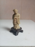 Statuette Asiatique, Art Du XIXème, En Pierre Vert  Hauteur 10 Cm - Asiatische Kunst