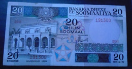 SOMALIA , P 33a + 33d,  20 Shillings , 1983 1989  , AU + UNC , Presque Neuf , 2 Notes - Somalie