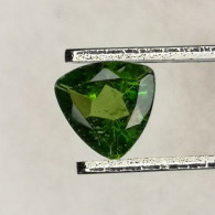 Diopside Chrome Naturelle De Russie - Trillion 0.38 Carat - 5 X 5 X 2.2 Mm - Sonstige & Ohne Zuordnung