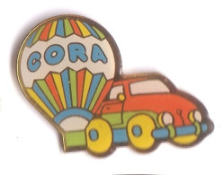 E96 Pin's Montgolfière Balloon Magasin Cora Jouet Voiture Achat Immédiat - Fesselballons