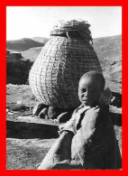 CPSM/gf MOHLANAPENG (Lesotho)  Enfant Devant Un Grenier à Maïs..*4884 - Lesotho