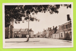 CPA  45 -- NIBELLE --1311  PLACE DE L EGLISE - - Jargeau